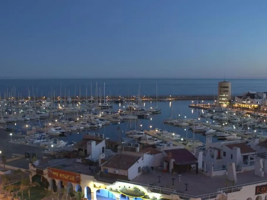Apartamento En Primera Linea De Playa, Frente Al Puerto De Aguadulce